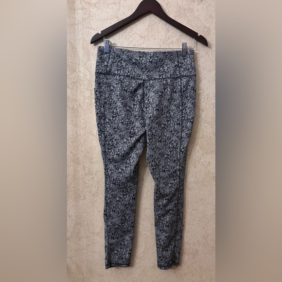 💕MM Textured Leggings - Picture 2 of 3